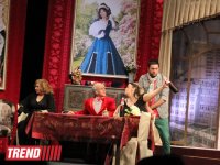 В Баку состоялся бенефис "Королевы сцены" -  премьера комедии "Жениха вызывали, девочки?"  (фотосессия)