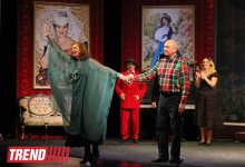 В Баку состоялся бенефис "Королевы сцены" -  премьера комедии "Жениха вызывали, девочки?"  (фотосессия)