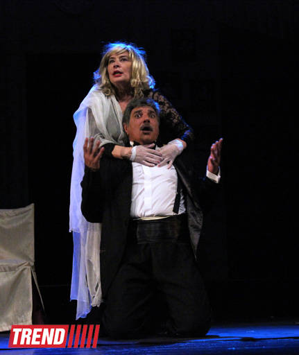 В Баку состоялся бенефис "Королевы сцены" -  премьера комедии "Жениха вызывали, девочки?"  (фотосессия)