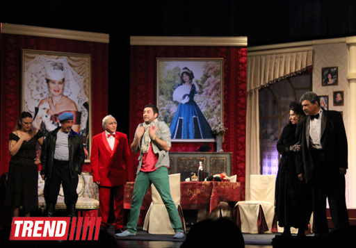 В Баку состоялся бенефис "Королевы сцены" -  премьера комедии "Жениха вызывали, девочки?"  (фотосессия)