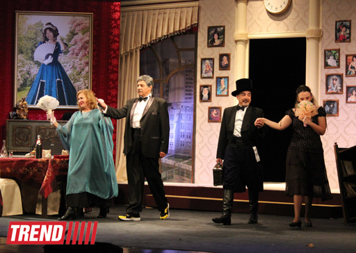 В Баку состоялся бенефис "Королевы сцены" -  премьера комедии "Жениха вызывали, девочки?"  (фотосессия)