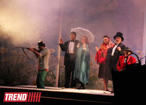 В Баку состоялся бенефис "Королевы сцены" -  премьера комедии "Жениха вызывали, девочки?"  (фотосессия)