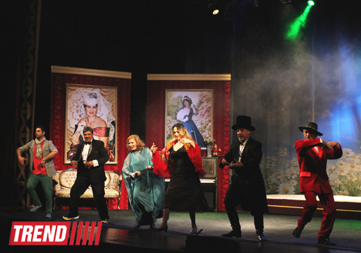 В Баку состоялся бенефис "Королевы сцены" -  премьера комедии "Жениха вызывали, девочки?"  (фотосессия)