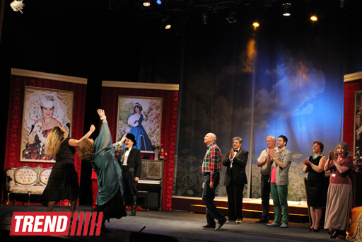 В Баку состоялся бенефис "Королевы сцены" -  премьера комедии "Жениха вызывали, девочки?"  (фотосессия)