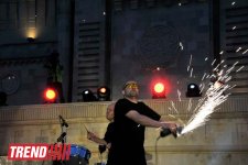 Умопомрачительные трюки мотоциклистов в вечернем Баку - Red Bull X Fighters Jams (фото)