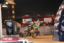 Умопомрачительные трюки мотоциклистов в вечернем Баку - Red Bull X Fighters Jams (фото)