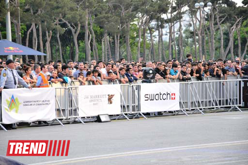 Умопомрачительные трюки мотоциклистов в вечернем Баку - Red Bull X Fighters Jams (фото)