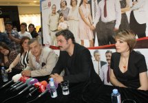 Известные турецкие актеры провели в Баку автограф-сессию (фото)