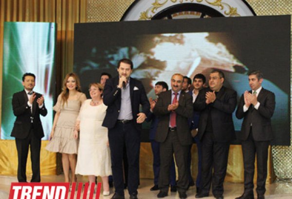 В Баку состоялась церемония награждения деятелей культуры и искусства, телевидения и СМИ (фото)