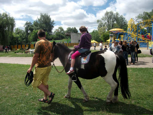 Союз азербайджанской молодежи Украины выступил партнером  акции "Мир детей - мир детства" (фото)