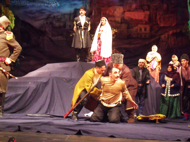 Коллектив азербайджанского ТЮЗа отправится на гастроли по регионам страны (фото)