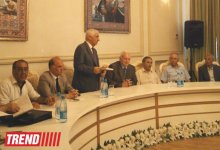 В Баку презентована книга "Большой грех" писателя-публициста Огтая Алиева (фото)