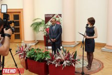 В Баку открылась выставка гобеленов Семени Гасымзаде: " Это искусство чувства и ощущения" (фото)