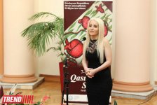 В Баку открылась выставка гобеленов Семени Гасымзаде: " Это искусство чувства и ощущения" (фото)