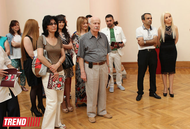 В Баку открылась выставка гобеленов Семени Гасымзаде: " Это искусство чувства и ощущения" (фото)