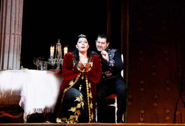 В Баку представлена "Тоска" с участием "золотого сопрано" Турции (фото)