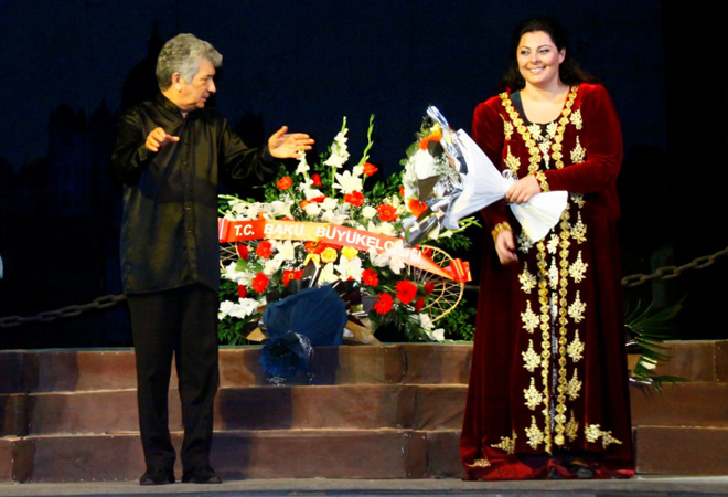 В Баку представлена "Тоска" с участием "золотого сопрано" Турции (фото)