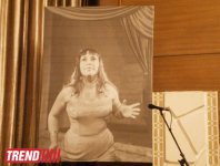 Полвека на сцене: в Баку отметили 100-летие Окумы Гурбановой (фото)
