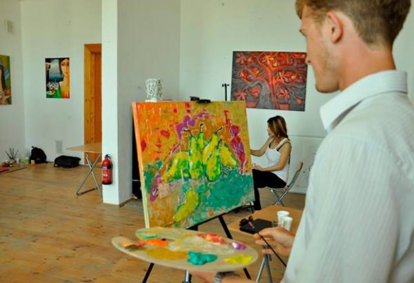 Азербайджанские художники создали произведения "Под открытым небом" (фото)