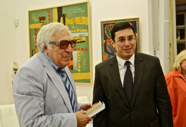 В Вене состоялась презентация книги народного писателя Азербайджана Анара на немецком языке (ФОТО)