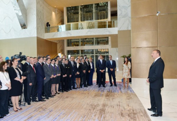 Президент Ильхам Алиев: Баку сегодня является одним из мировых центров как с политической, так и с экономической и культурной точек зрения (ФОТО)