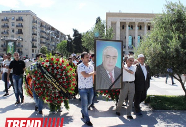 Корифея азербайджанского искусства Сиявуша Аслана аплодисментами проводили в последний путь (фото)