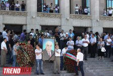 Корифея азербайджанского искусства Сиявуша Аслана аплодисментами проводили в последний путь (фото)