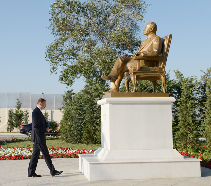 Президент Азербайджана принял участие в открытии электростанции "Джануб" (ФОТО)