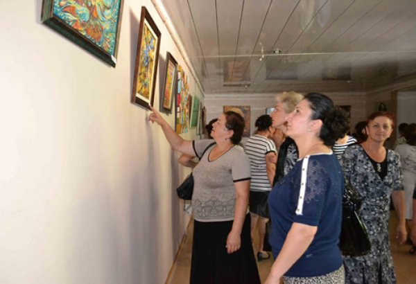 В Гахе состоялось открытие выставки в рамках "Azerbaijan Art Festival-2013" (фото)