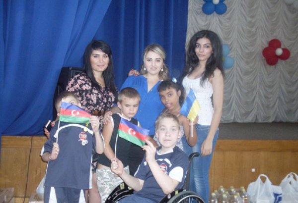 Азербайджанская и украинская молодежь провели благотворительную акцию в Днепропетровске (фото)