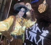 Люди узнают меня по голосу - телепродюсер Айнур Гусейнова (фотосессия)