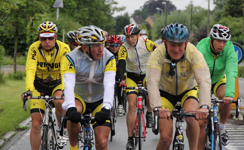 В Баку прибудет велосипедная экспедиция, руководимая 74-летним бельгийцем