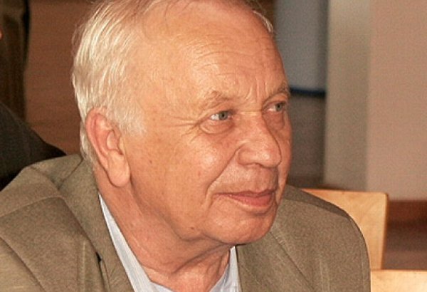 Первое важнейшее достижение - на гору Эльбрус вместе с будущей женой - Юрий Горин, альпинист из Азербайджана