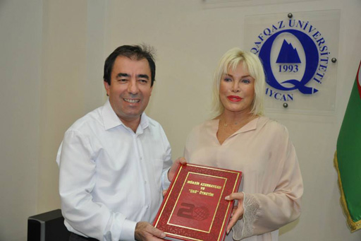 Баку стал бесподобно красивым городом - Ажда Пеккан (фотосессия)