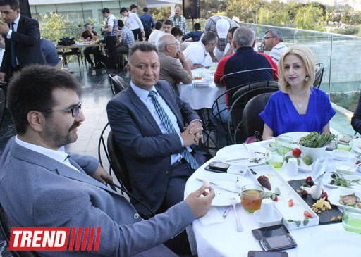 Ажда Пеккан удостоена в Баку  награды "За многолетнюю творческую деятельность, развитие культуры и благотворительность" (фото)