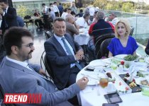 Ажда Пеккан удостоена в Баку  награды "За многолетнюю творческую деятельность, развитие культуры и благотворительность" (фото)