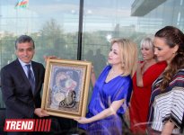 Ажда Пеккан удостоена в Баку  награды "За многолетнюю творческую деятельность, развитие культуры и благотворительность" (фото)