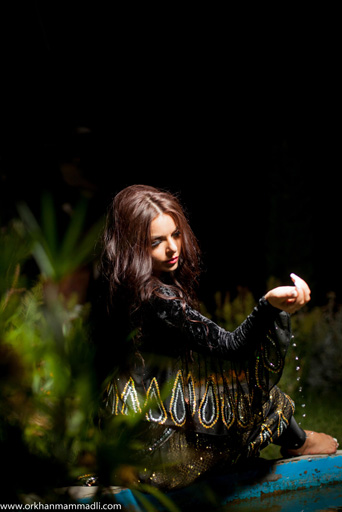 Известная украинская танцовщица в азербайджанском национальном костюме: "Очарована Баку" (фото)