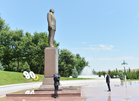 Президент Азербайджана совершает визит в Товузский район