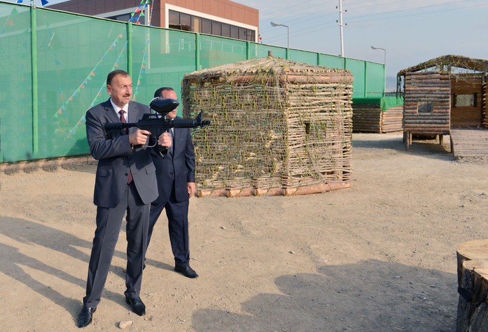 Президент Азербайджана ознакомился с Агстафинским пейнтбольным и стрелковым центром (ФОТО)