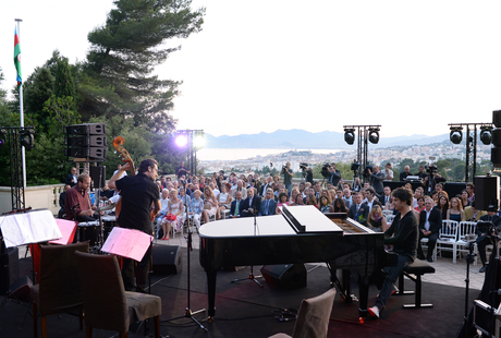 Первой леди Азербайджана Мехрибан Алиевой вручен диплом почетного гражданина города Канны (ФОТО)