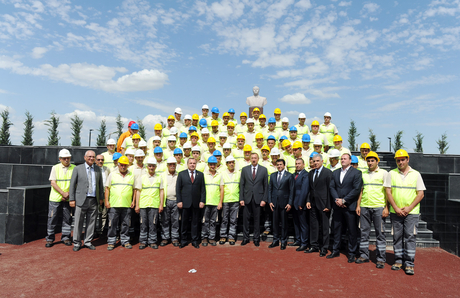 Президент Ильхам Алиев: Предпринимательство в Азербайджане стремительно развивается (ФОТО)