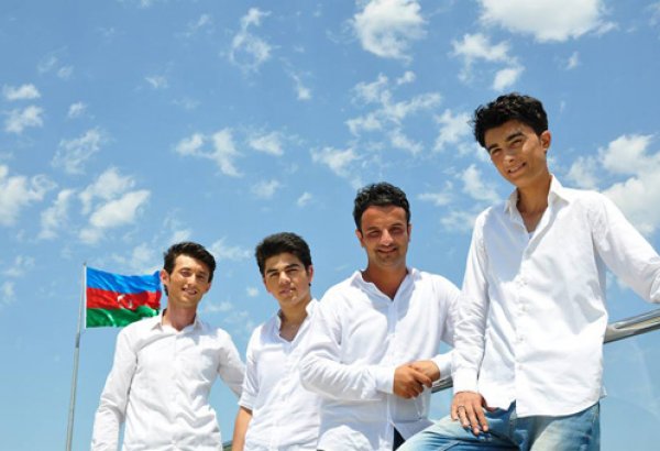 Группа "Бюльбюлляр" представила проект "Мой любимый Баку" (фотосессия)