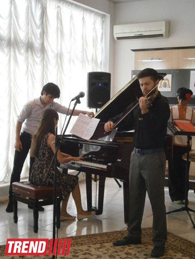 В Баку отметили День семьи, любви и верности (фото)