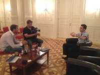 В Будапеште открылась выставка Чингиза Мехбалыева "Раскрашивая вашу жизнь" (фото)