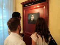 В Будапеште открылась выставка Чингиза Мехбалыева "Раскрашивая вашу жизнь" (фото)