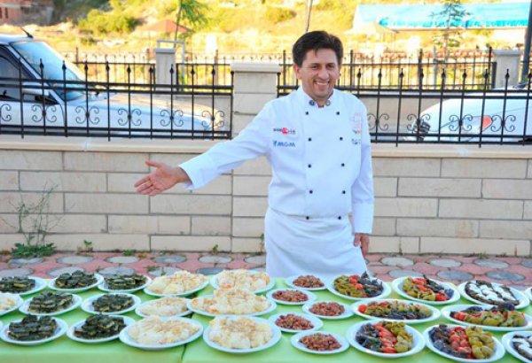 Азербайджанская кухня представлена на фестивале "Деде Горгуд" в Турции (фото)