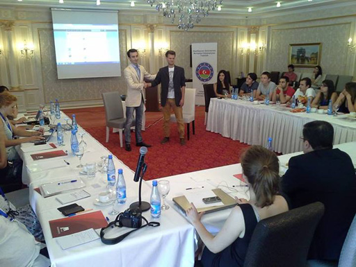 Телеведущий Джейхун Али рассказал о мастер-классе для молодых политиков (фото)