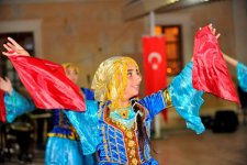 Азербайджанская кухня представлена на фестивале "Деде Горгуд" в Турции (фото)