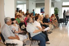 В Баку прошел творческий вечер поэтессы и художницы Валентины Эфендиевой (фото)